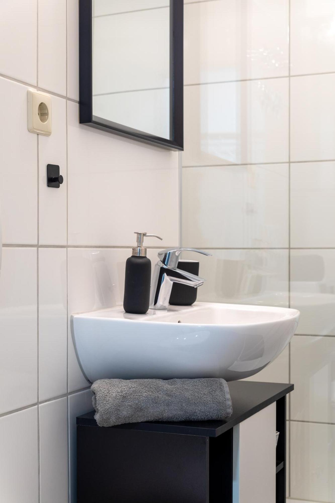Home Shanti - Studio, Suedvorstadt, Balkon, Tv 라이프치히 외부 사진